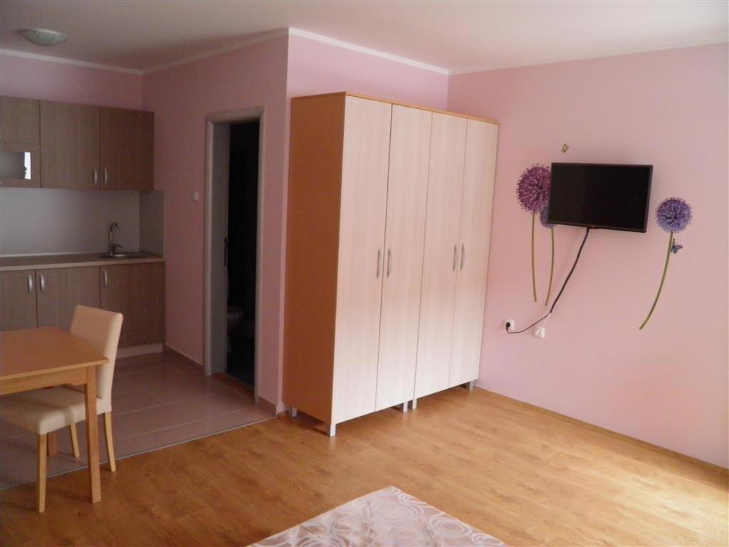 B&B Zmajevo Gnezdo 021 Sremska Kamenica Exterior foto