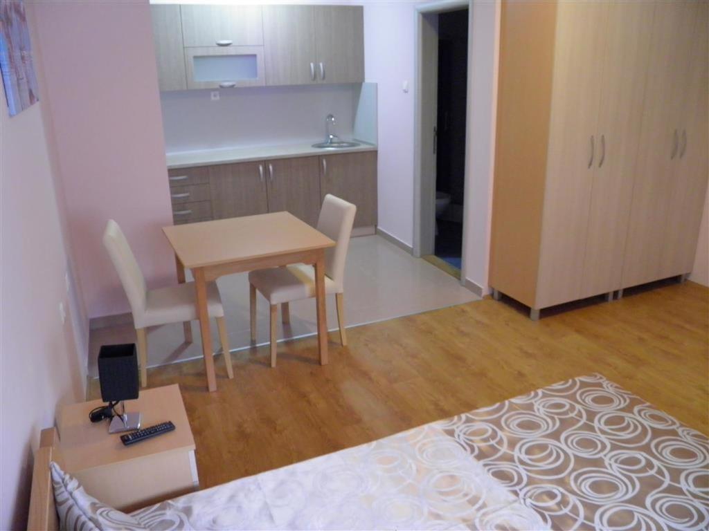 B&B Zmajevo Gnezdo 021 Sremska Kamenica Exterior foto