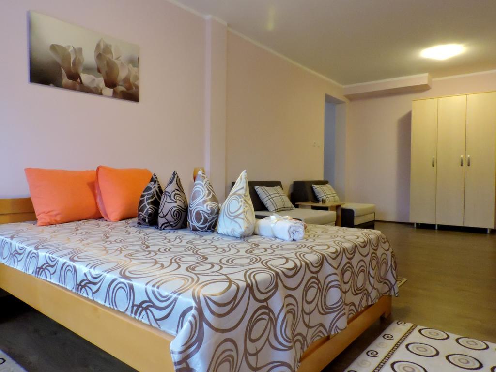 B&B Zmajevo Gnezdo 021 Sremska Kamenica Exterior foto